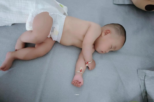 鄂尔多斯怀孕多久会显肚子